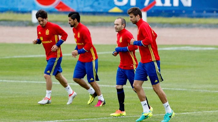 Telediario 1 - España ya está en Niza para enfrentarse a Turquía