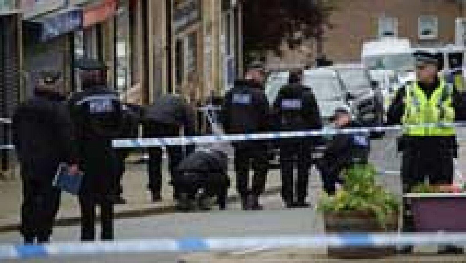 Telediario 1: La policía británica no confirma ninguna motivación política en el asesinato de Jo Cox | RTVE Play