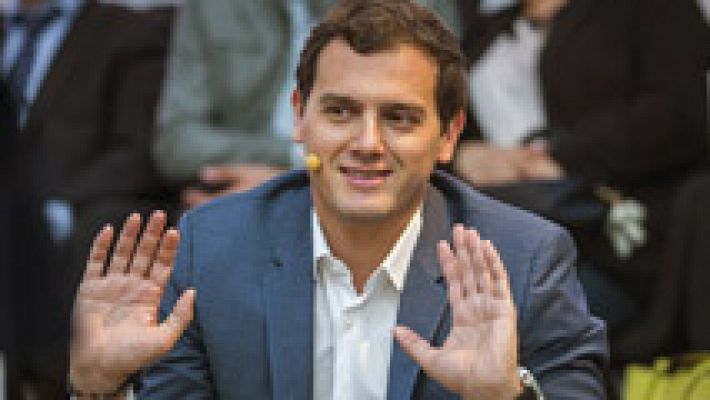 Telediario 1 - Albert Rivera evita especular sobre posibles sucesores de Rajoy pero elogia que Cifuentes sea "libre y valiente"