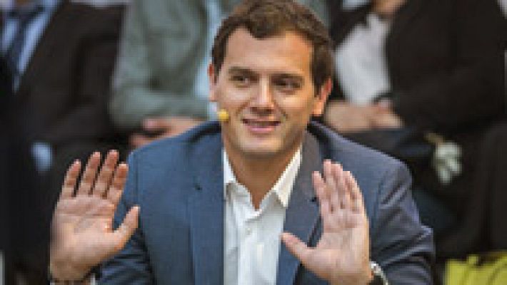 Albert Rivera evita especular sobre posibles sucesores de Rajoy pero elogia que Cifuentes sea "libre y valiente"