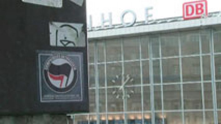 Telediario 1 - Tres españoles fueron agredidos en Colonia por un grupo de rusos al parecer borrachos