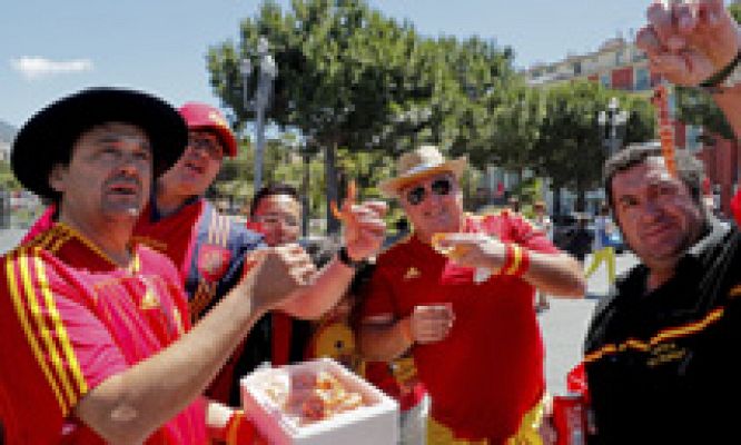 La afición española 'calienta' en Niza para el partido ante Turquía