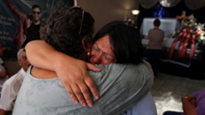 Telediario 1 - El autor de la matanza de Orlando intercambió mensajes con su mujer durante el asalto