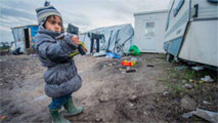 Unicef denuncia que en Calais hay menores refugiados forzados a delinquir y a prostituirse