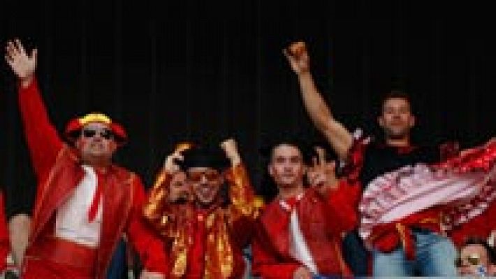 La afición española enloquece con la Roja