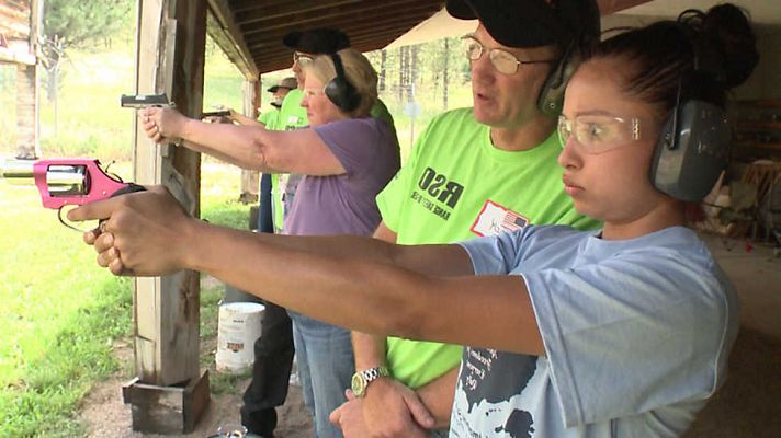 Mujeres y armas