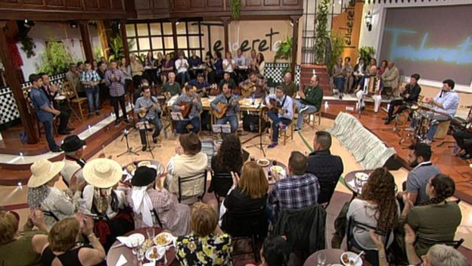 Tenderete - 19/06/2016 con niños y jóvenes solistas