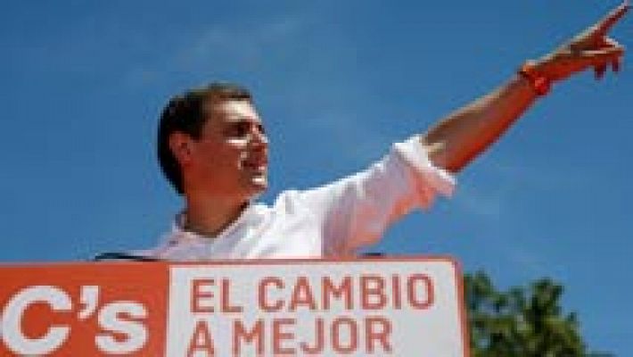 Telediario 1 - Rivera reivindica al rey y a los expresidentes Suárez, González y Aznar