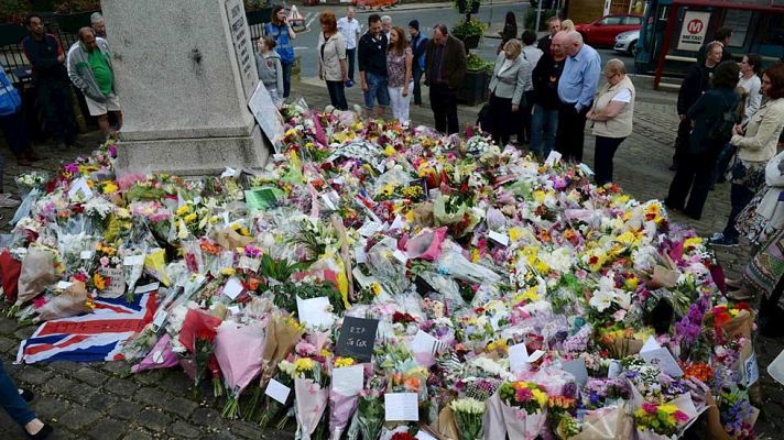 Telediario 1 - Bristall sigue llorando la muerte de Jo Cox