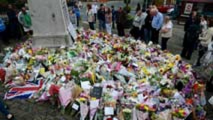 Telediario 1 - Bristall sigue llorando la muerte de Jo Cox