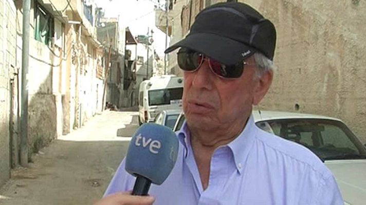 Telediario 1 - Vargas Llosa viaja a Israel y los Territorios Ocupados para preparar un libro sobre los 50 años de la ocupación israelí