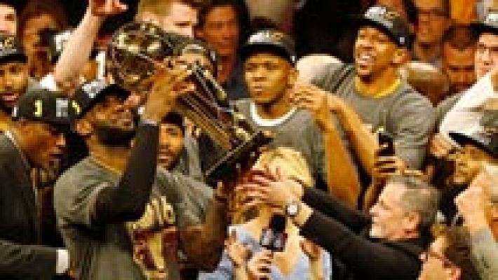 'King' James 'regala' a los Cavaliers el anillo de la NBA