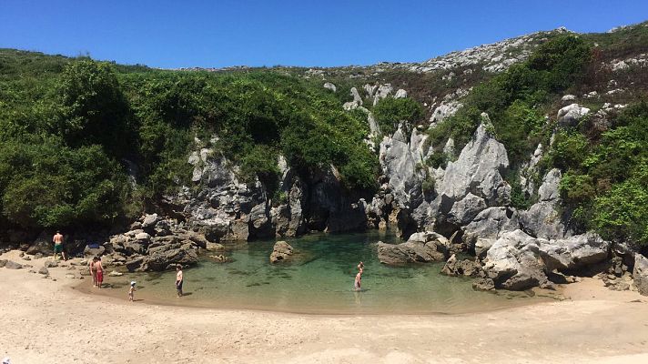 España Directo - Gulpiyuri, una playa diminuta