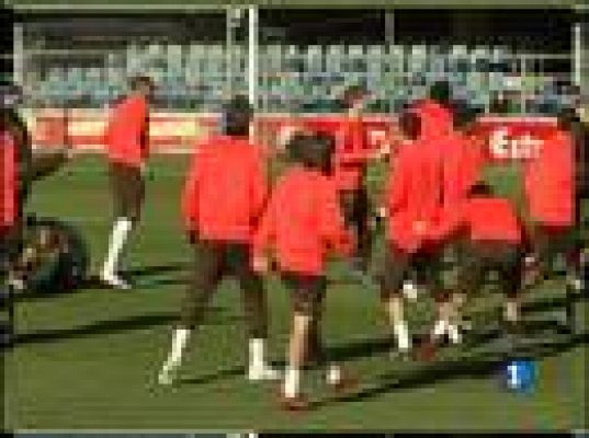 Iniesta ya se entrena con el equipo