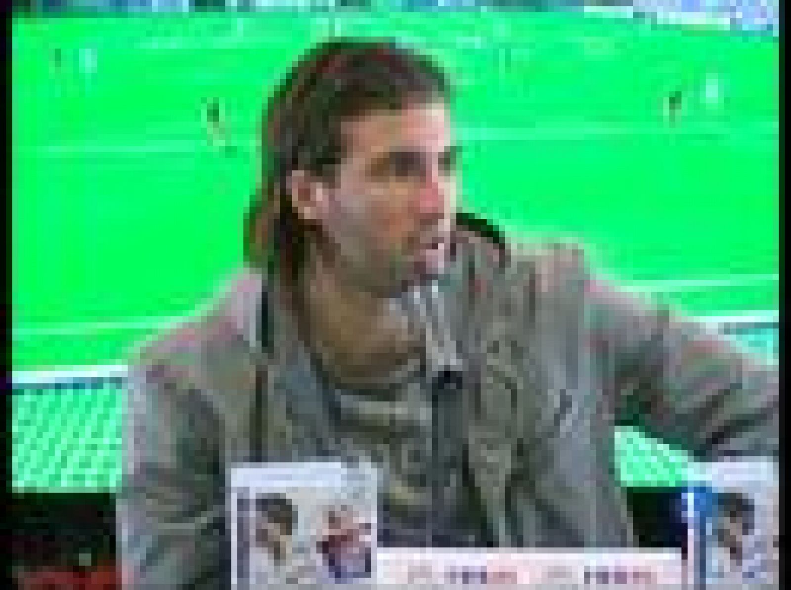 El madridista  Gonzalo Higuaín se ha referido a su nuevo entrenador, Juande Ramos, y ha alabado su manera de trabajar.