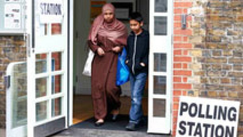 Sadiq Khan, alcalde musulmán de Londres hace campaña por el sí a Europa