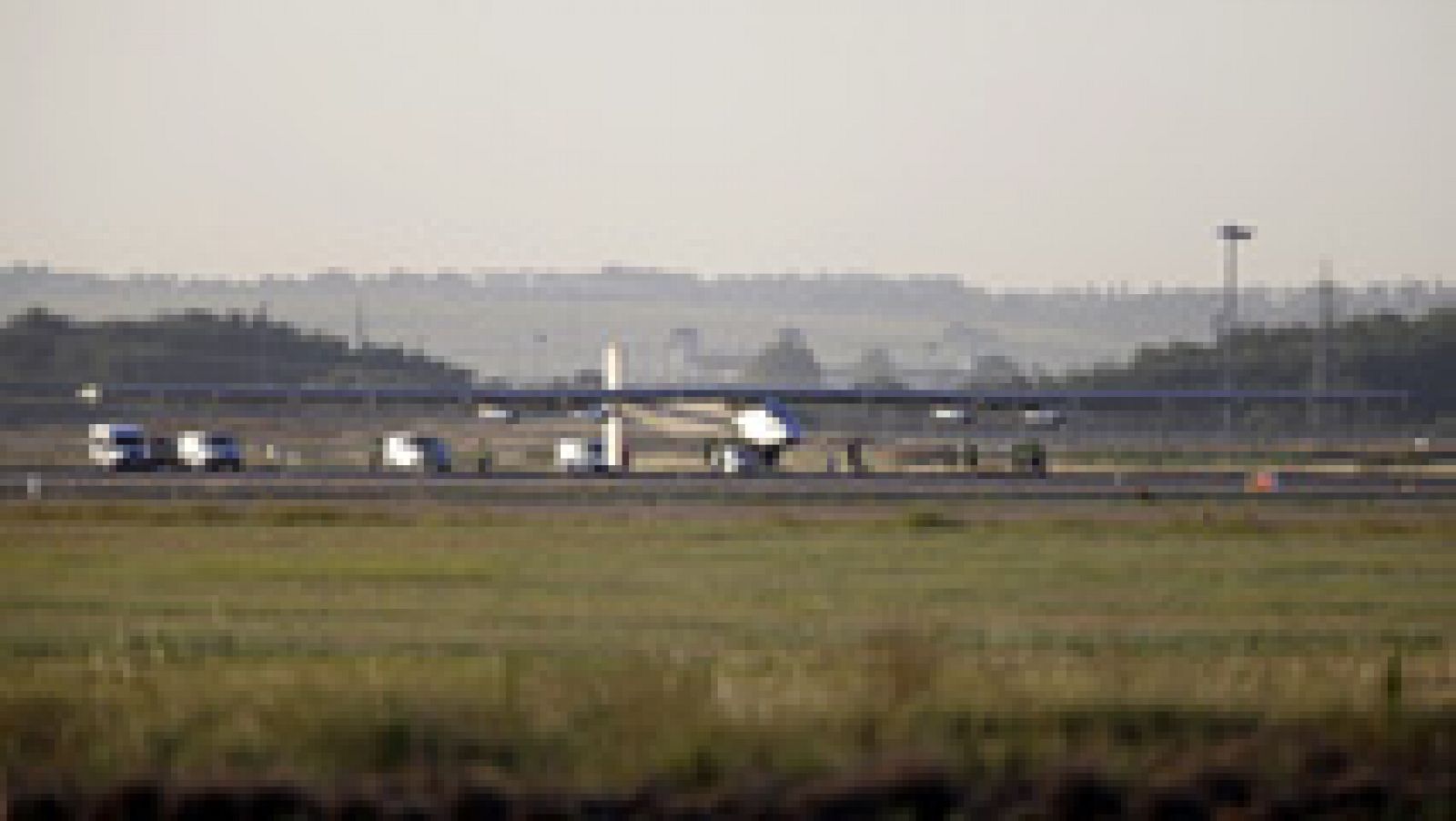 El avión Solar Impulse II aterriza en Sevilla tras cruzar el Atlántico Norte