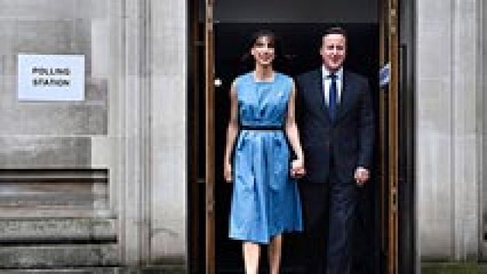 Telediario 1 - Los políticos británicos madrugan para votar en el referéndum del 'Brexit'