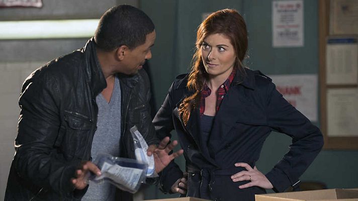 Los Misterios de Laura  (versión americana) - Capítulo 1º