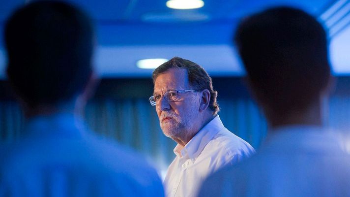 Telediario 1 - Rajoy dice que antes de convocar un referéndum "hay que pensarlo mucho"
