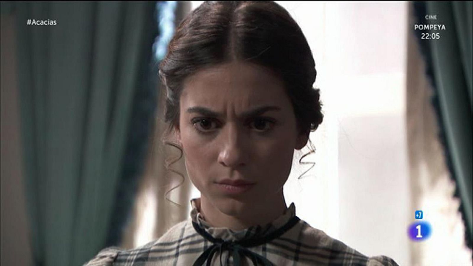 Acacias 38 - Teresa encuentra la insignia del Secretario en casa de Cayetana