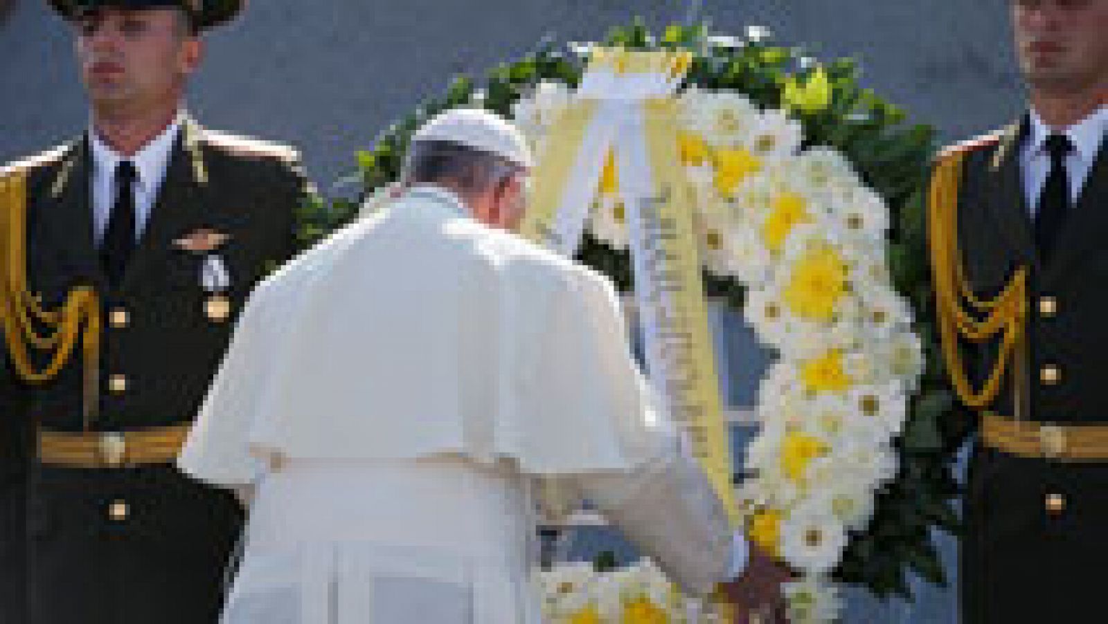 Informativo 24h:  El papa Francisco reza ante el memorial del genocidio armenio | RTVE Play
