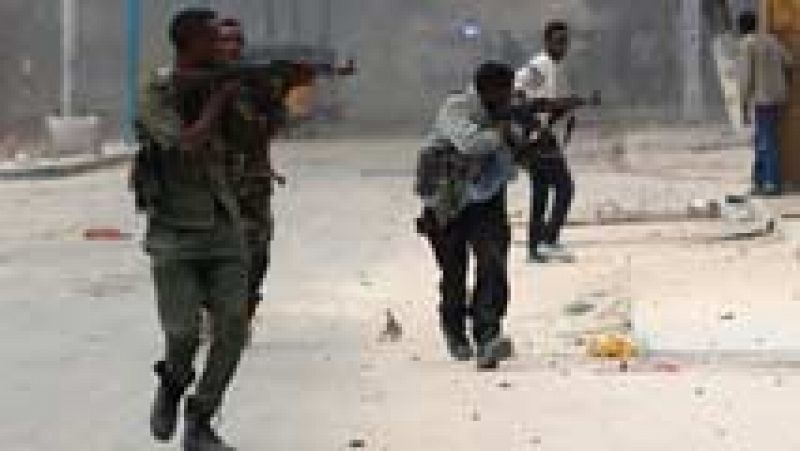 Decenas de muertos en un ataque terrorista de Al Shabab contra un hotel en Mogadiscio