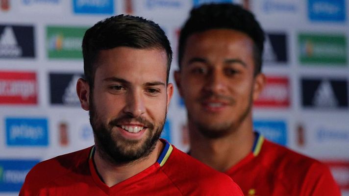 Telediario 1 - Jordi Alba: "El mal rollo lo crea la prensa, el ambiente es fenomenal"