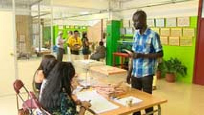 Telediario 1 - Los ciudadanos con doble nacionalidad también quieren hacer oír su voz el 26-J