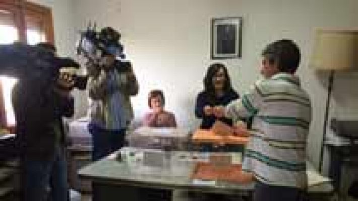 Telediario 1 - El municipio riojano de Villarroya, el primero en votar