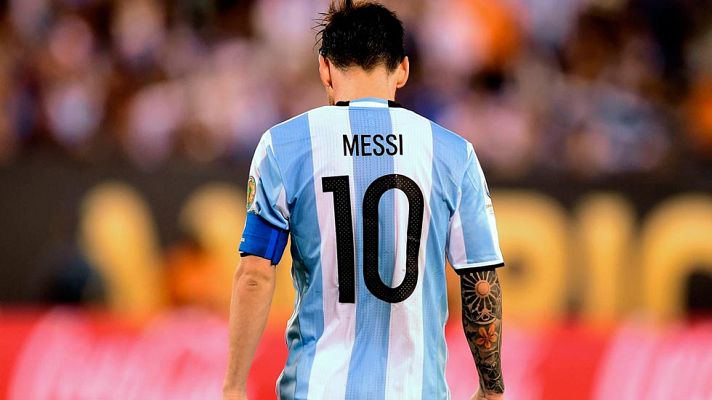 Telediario 1 - Messi: "Ya está, se terminó para mí la selección"