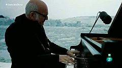 Atención obras - El pianista Ludovico Einaudi, en el Polo Norte
