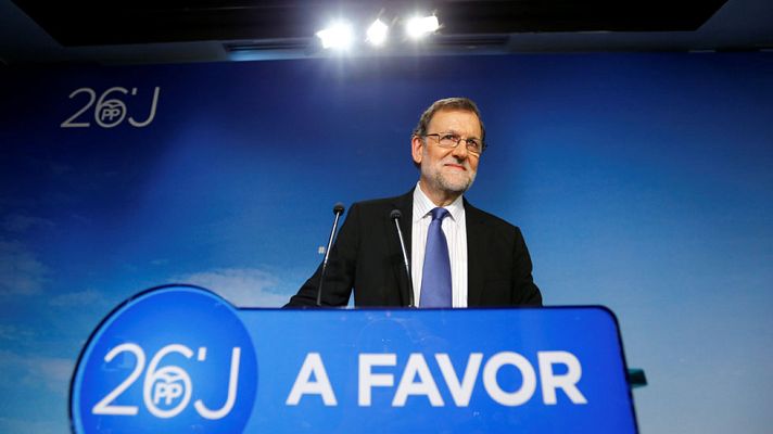 Telediario 1 - Mariano Rajoy tiende la mano a los "partidos moderados" para formar la gran coalición