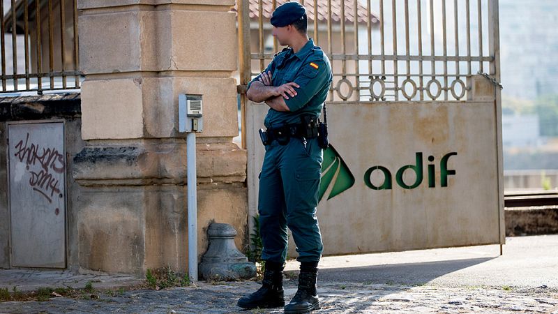 La Guardia Civil prevé detener a una quincena de personas por fraude de 80 millones en obras del AVE