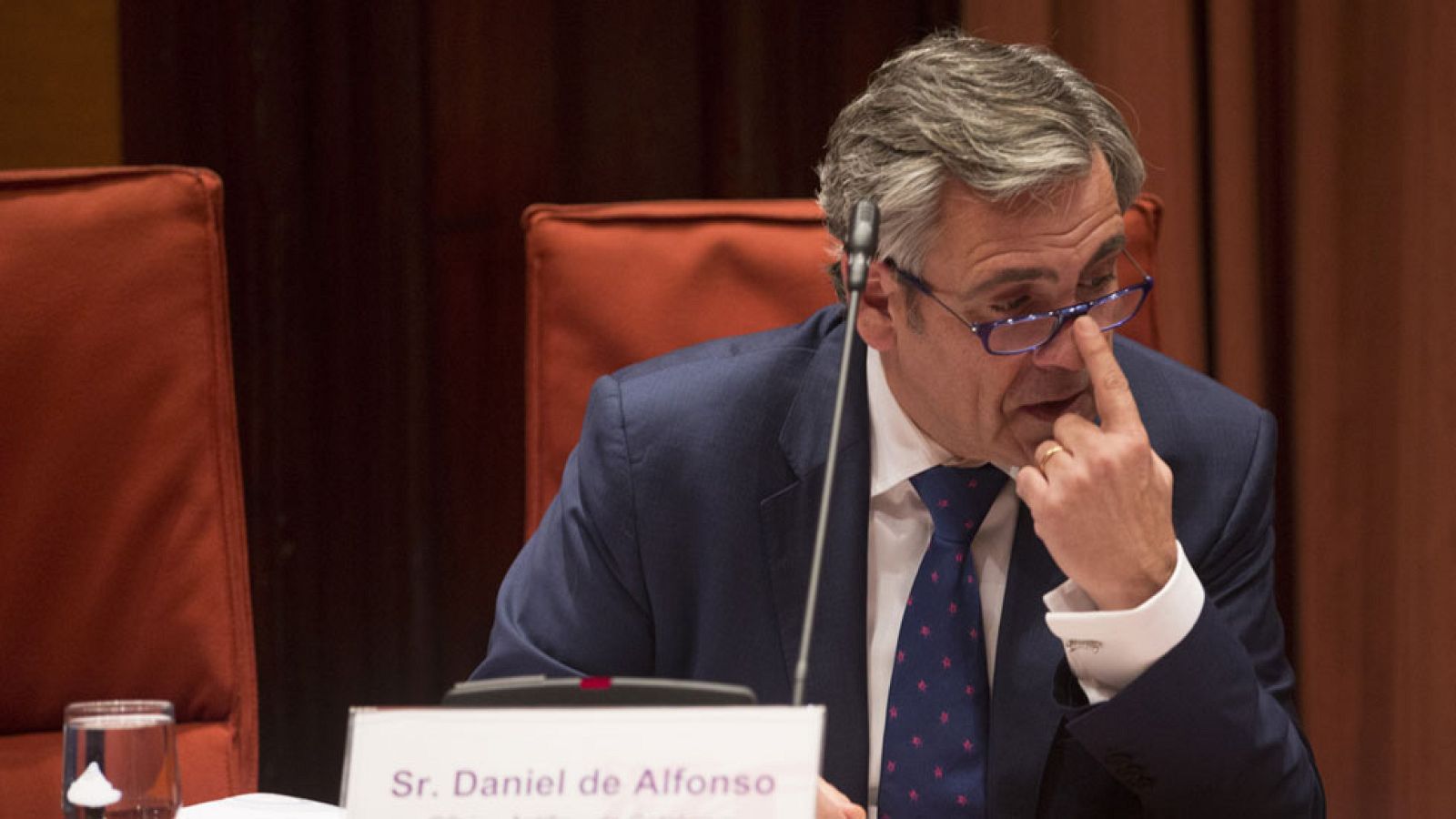 El Parlament destituye al director de la Oficina Antifraude con los únicos votos en contra del PP