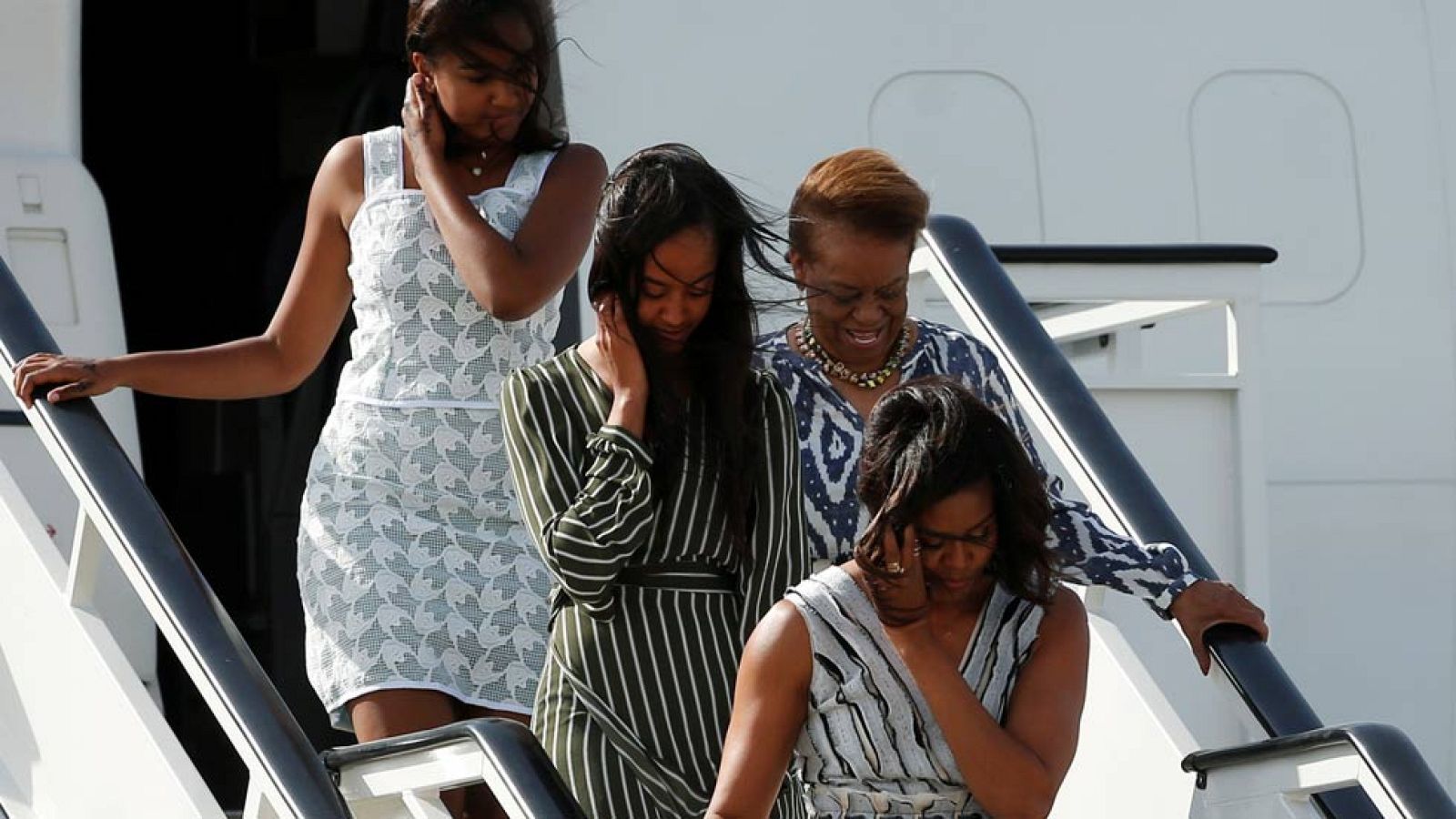 Michelle Obama llega a España donde se reunirá con la reina por su causa solidaria | Ver