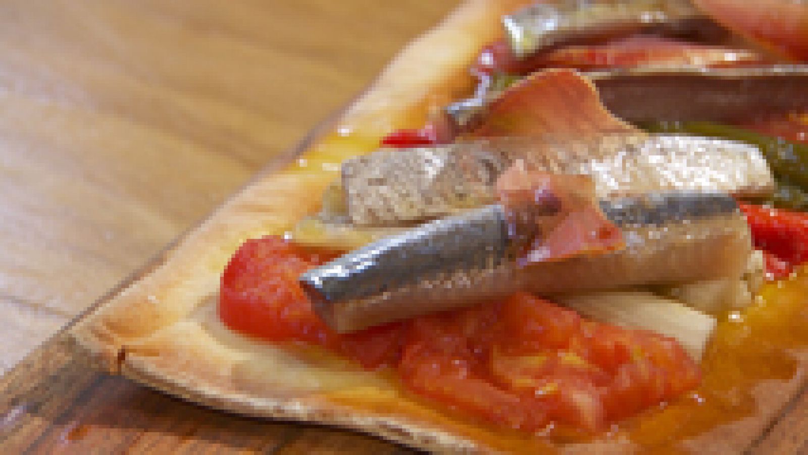 Torres en la cocina - Receta de coca de verduras y sardinas y coca de sobrasada y queso de cabra