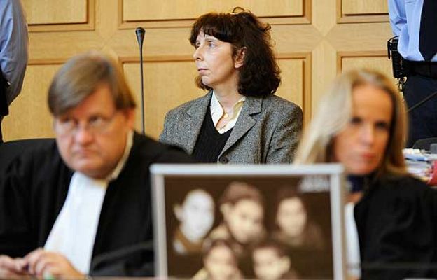  - Cadena perpetua para una parricida