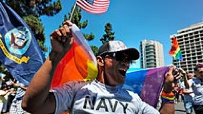 Telediario 1 - Los transexuales ya pueden alistarse en el Ejército de Estados Unidos