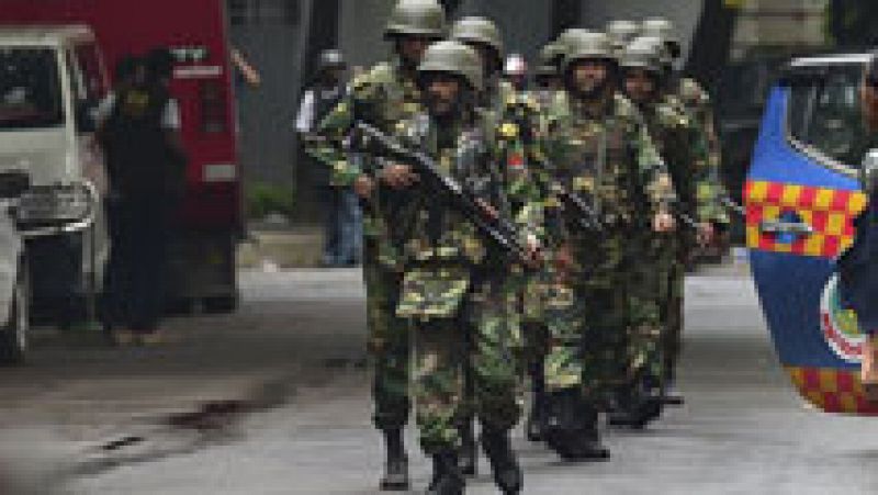Asesinan a 20 rehenes extranjeros en un ataque a un restaurante en Bangladesh
