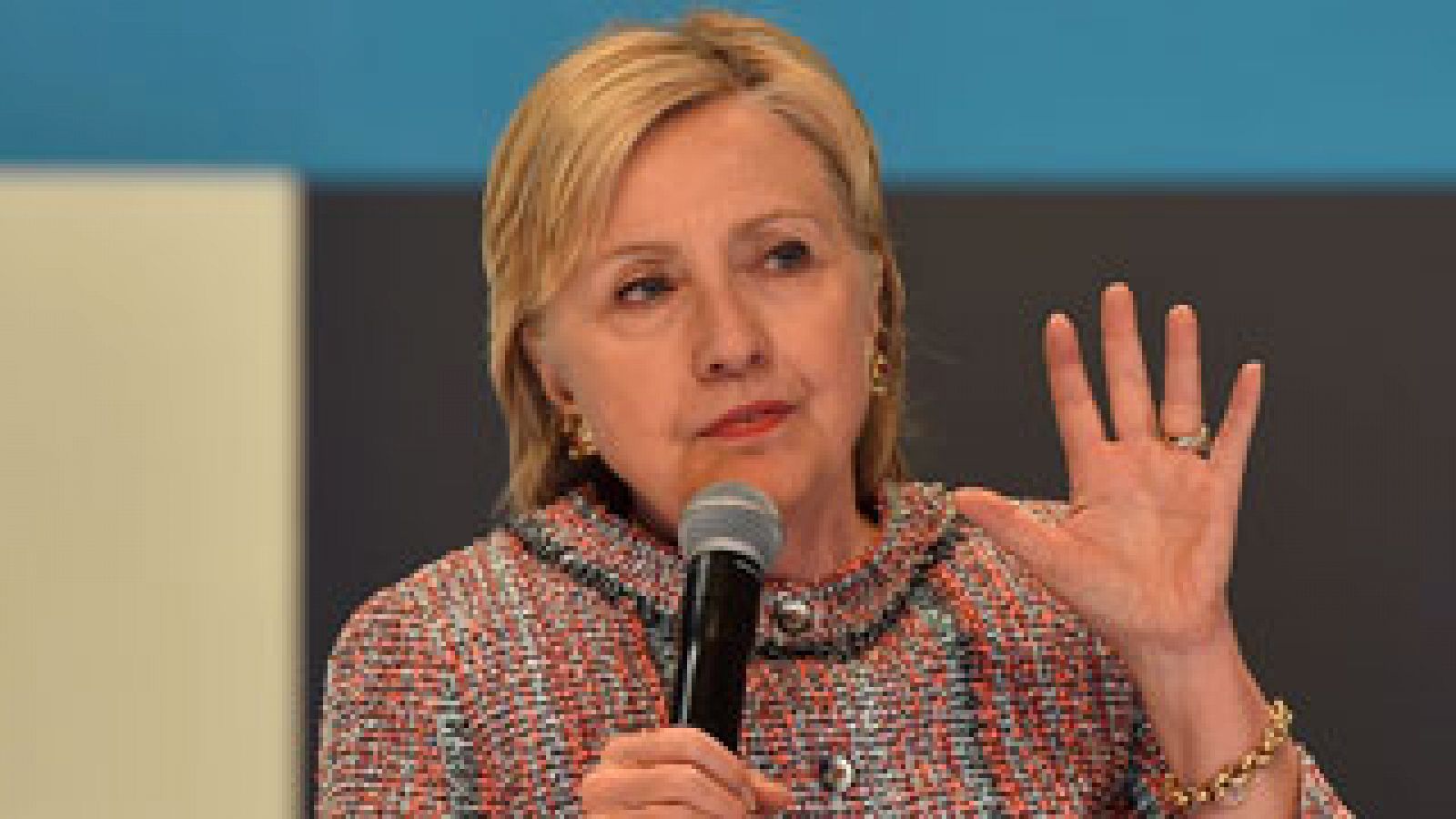 Sin programa: El FBI interroga a Hillary Clinton por el caso de los correos electrónicos | RTVE Play
