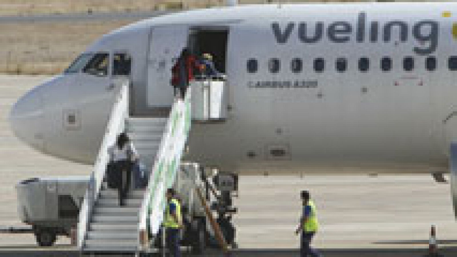 Informativo 24h: Continúa el caos en el Prat por las cancelaciones y retrasos acumulados de Vueling | RTVE Play