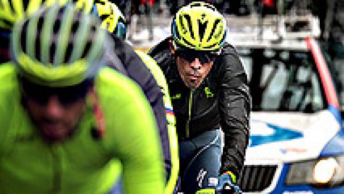 Contador paga con 45 segundos la falta de comunicación en el Tinkoff