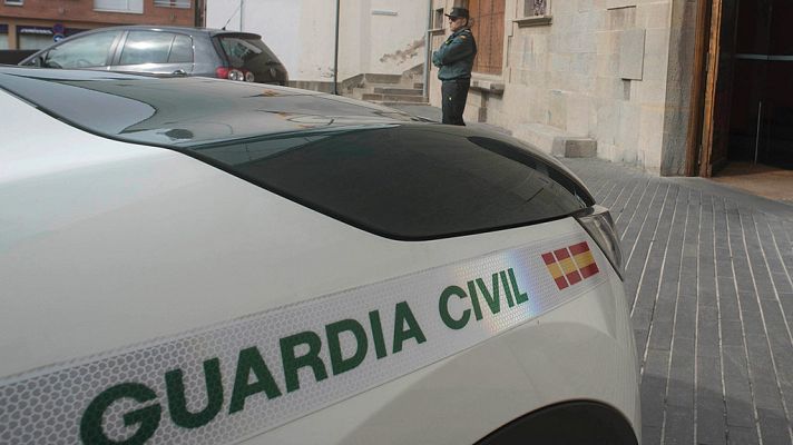 Telediario 1 - La Guardia Civil detiene a 12 personas y registra 23 ayuntamientos por presunto amaño de contratos