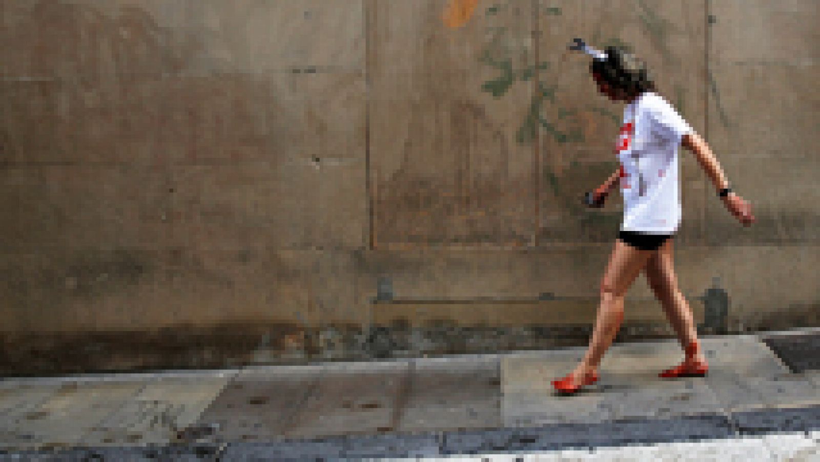 Telediario 1: Un repelente hará que se salpique quien orine en la calle en los Sanfermines | RTVE Play