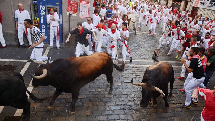 San Fermín - Primer encierro muy veloz y limpio