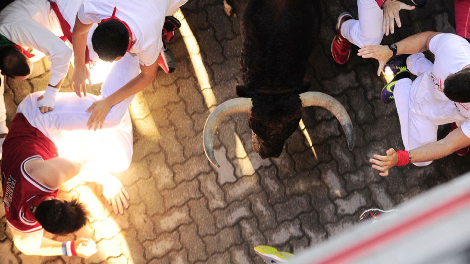 Los toros de Fuente Ymbro protagonizan un primer encierro rápido y limpio en el arranque de los Sanfermines