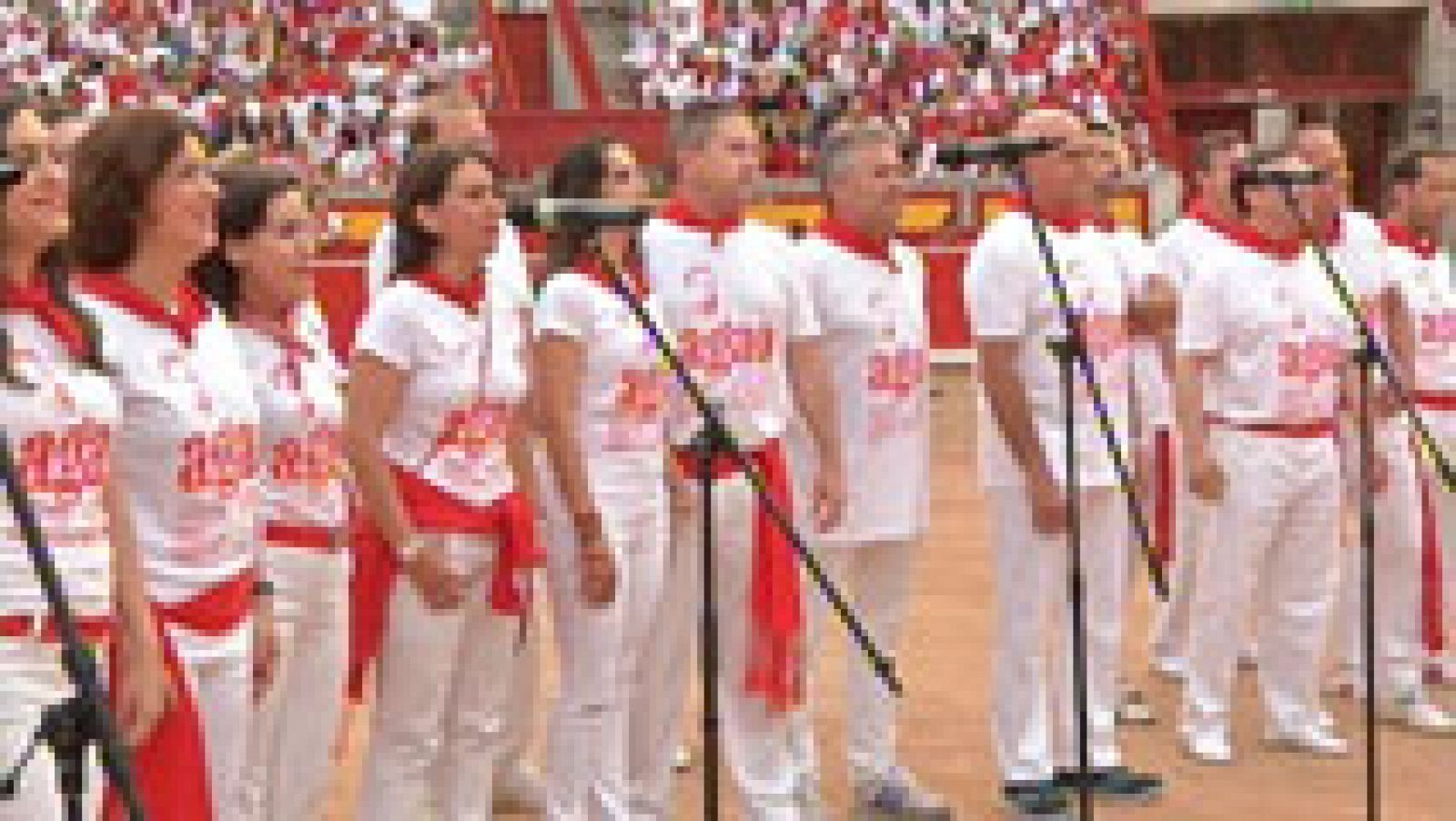 Telediario 1: La música relaja tensiones cada mañana en Pamplona | RTVE Play