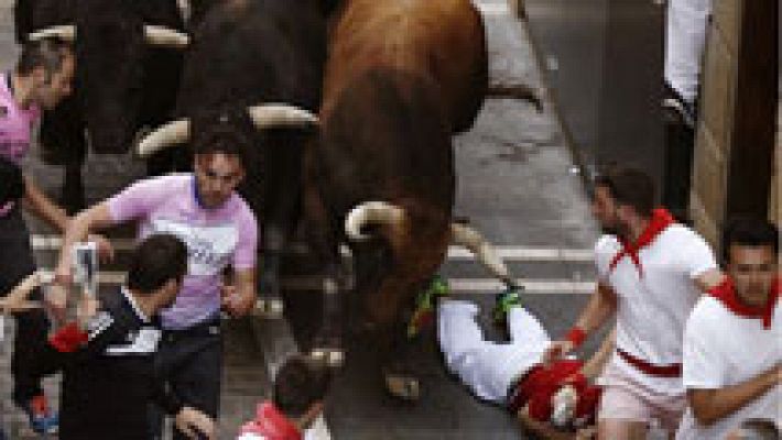 El quinto encierro de San Fermín 2016 ha permitido a los mozos lucirse con bonitas carreras