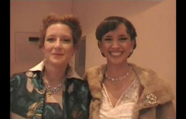 Amar en tiempos revueltos - Las mujeres Rivas felicitan el año